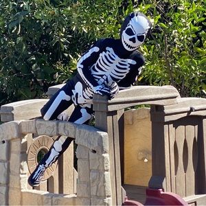 Halloween Skeleton Costume size Small (4-7 y/o) stretchy material